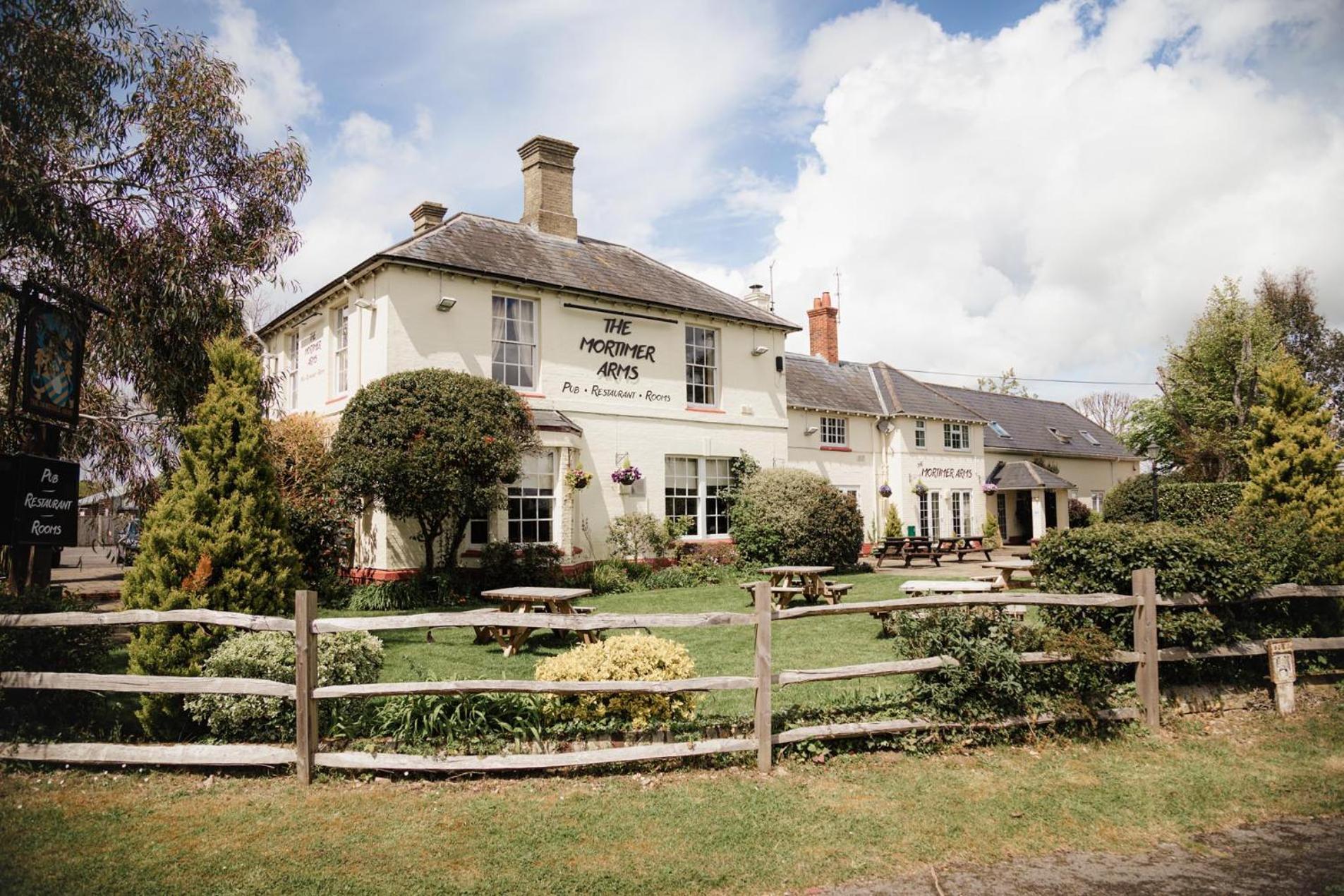 The Mortimer Arms (Adults Only) ロムジー エクステリア 写真